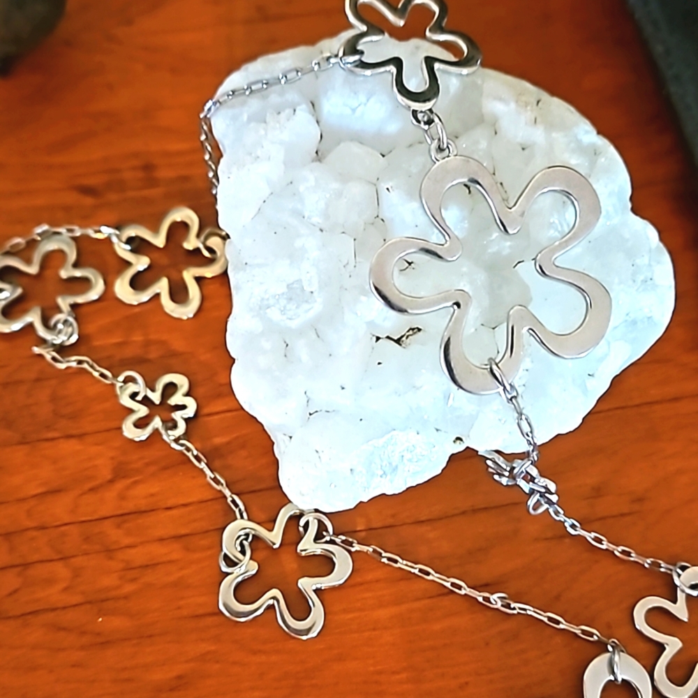 Lia Sophia long floral necklace silver tone lightweight EUC